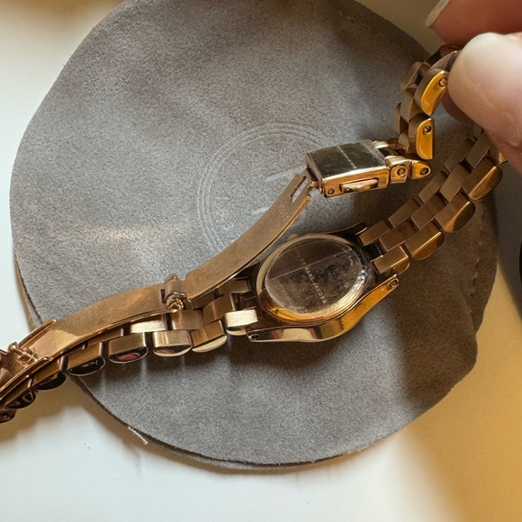 Marc Jacob’s Watch - Rose Gold - Picture 3 of 5